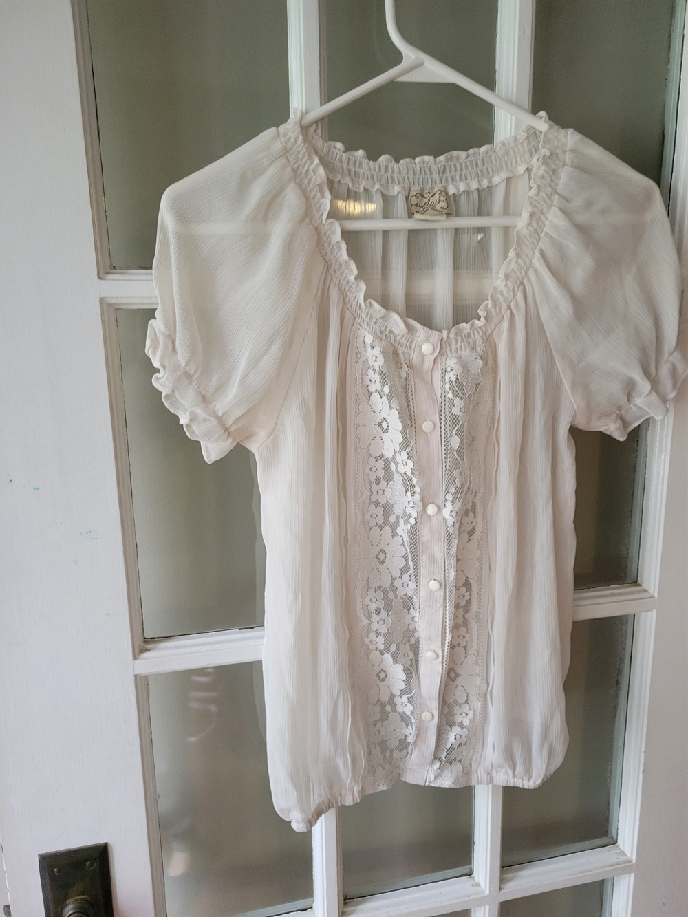 Eyelash Couture Women’s Sheer Delicate cream Top Lace Inserts Size Small Summery - Picture 3 of 13